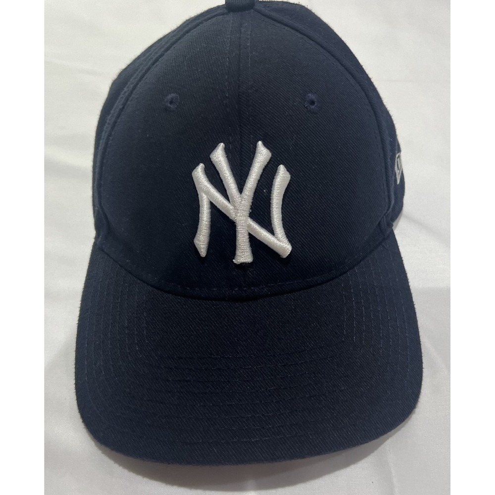 New York Yankees Hat Cap One Size Blue Hook & Loop Strapback New Era Fits MLB
